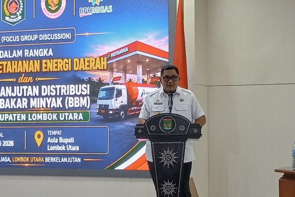 Wakil Bupati Lombok Utara, Kusmalahadi Syamsuri saat membuka kegiatan FGD bersama BPH Migas RI. (Foto. kicknews.today/Anggi)