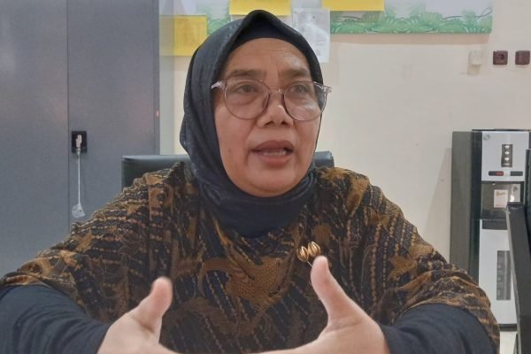 Sekretaris Dikes KLU, Rusniatun,SKM, S.Keb. (Foto. kicknews.today/Anggi)