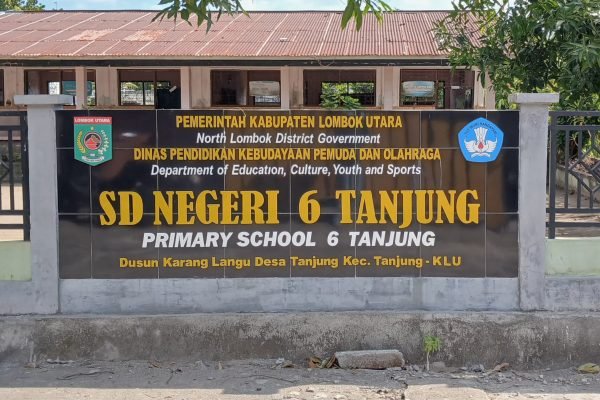 Tampak Depan SD 6 Tanjung. (Foto. kicknews.today/Anggi)
