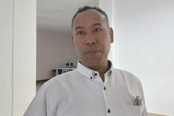 Sekdis Damkar KLU, Erwin Rahadi. (Foto. kicknews.today/Anggi)