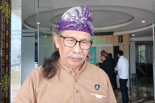 Ketua Majelis Adat Sasak, Lalu Sajim Sastrawan. (Foto. kicknews.today/Anggi)