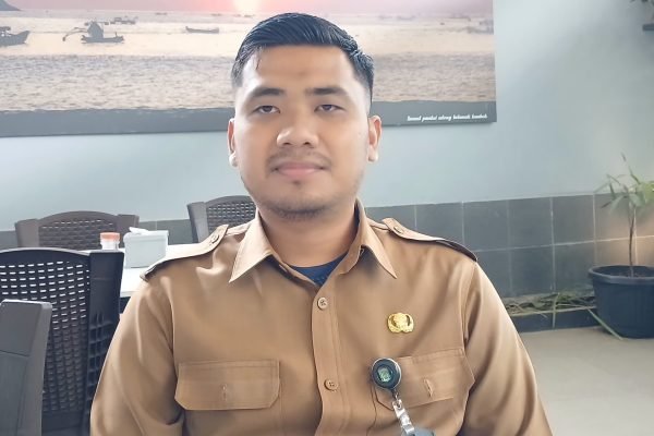 Kepala Bidang Sumber Daya Air (SDA) Dinas Pekerjaan Umum dan Penataan Ruang (PUPR) KLU, Yaya Fradana. (Foto. kicknews.today/Anggi)