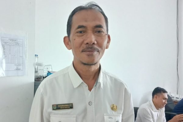 Kepala Dinas Sosial KLU, Fathurrahman. (Foto. kicknews.today/Anggi)