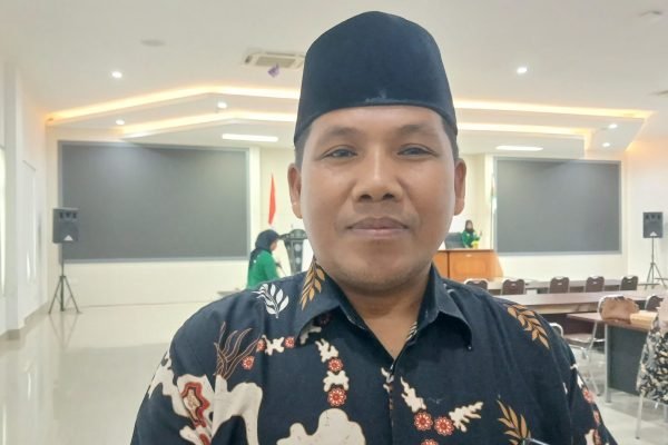 Kepala Bagian Kesejahteraan Rakyat (Kesra) Sekretariat Daerah KLU, Syamsuddirman. (Foto. kicknews.today/Anggi)