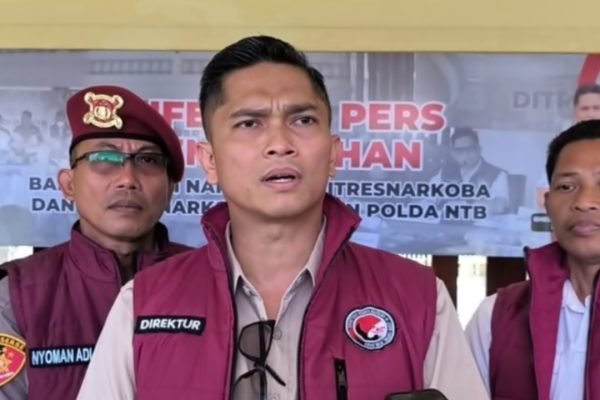 Direktur Reserse Narkoba Polda NTB, Kombes Pol Roman Smaradhana Elhaj