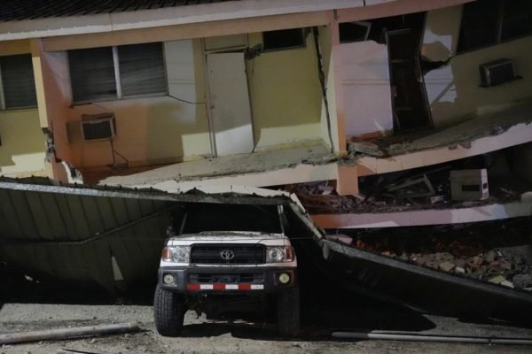 Bangunan runtuh akibat gempa Panama Jumat (9/10/2026) siang waktu setempat