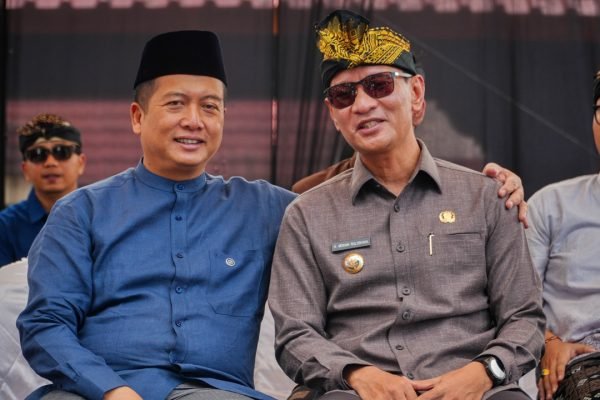 Gubernur NTB Lalu Iqbal dan Walikota Mataram Mohan Roliskana (Foto PPID Mataram)