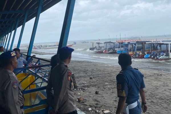 Suasana pelabuhan Bangsal yang sementara akan ditutup. (kicknews.tiday/Ist)