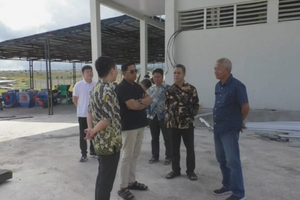 Bupati Lombok Timur, H, Haerul Warisin tinjau keberadaan pabrik porang