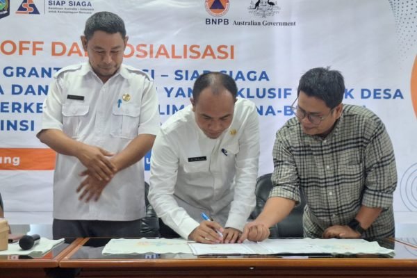 Pemda Lombok Utara saat menandatangani kerjasama Desa Tangguh Bencana. (Foto. kicknews.today/Anggi)