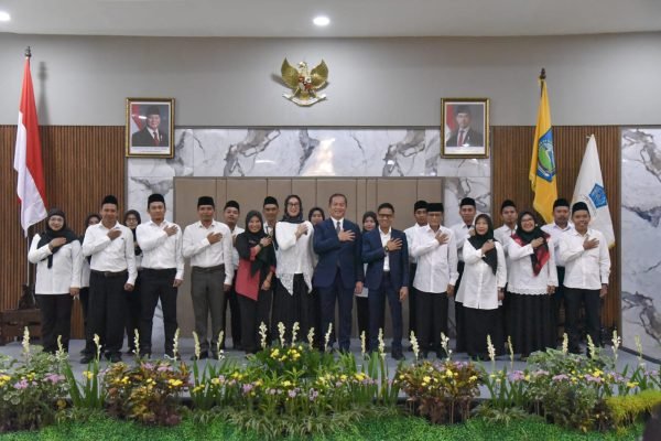 Gubernur NTB Drs. H lalu Muhammad Iqbal saat melantik pengurus PKKS (foto kicknews.today/adpim)