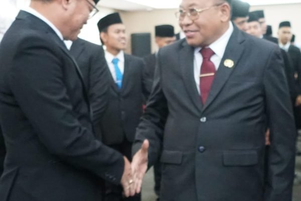 Lalu Gita Ariadi pamit undur diri dari jabatan Sekda NTB usai menjalani pelantikan. (foto/ist)