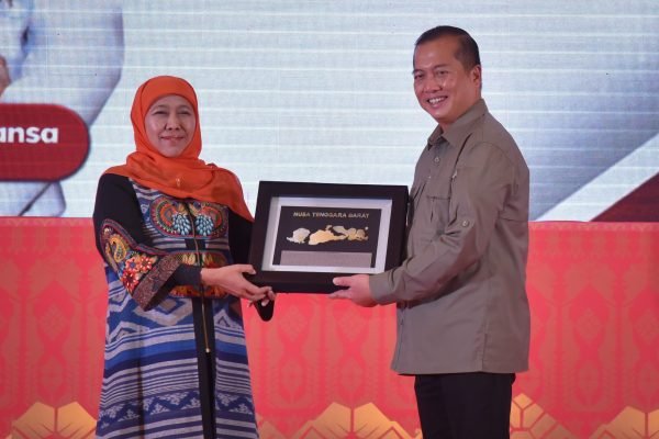 Gubernur Jawa Timur Khofifah dan Gubernur NTB Lalu Muhammad Iqbal.