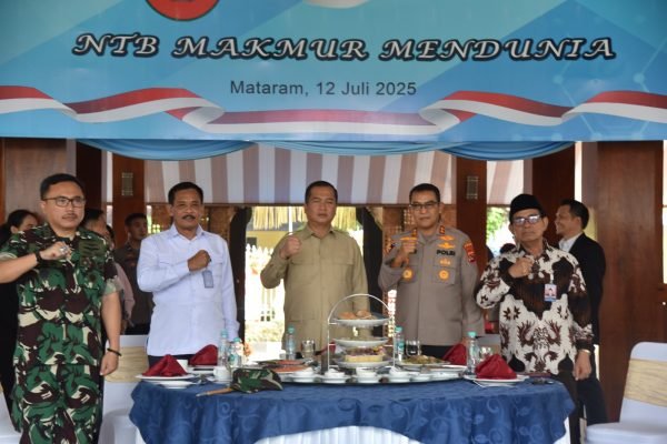 Gubernur NTB Dr H Lalu Muhamad Iqbal di acara Momentum Hari Koperasi Nasional ke-78 (foto biro adpim)