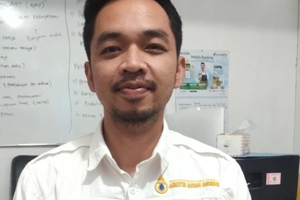 Plt Direktur Perumda Air Minum Amerta Dayan Gunung, Wahyu Darmajati. (kicknews.today/Ist)