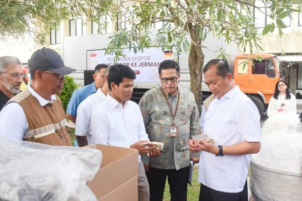 Gubernur NTB Dr H Lalu Muhamad iqbal (foto adpim)