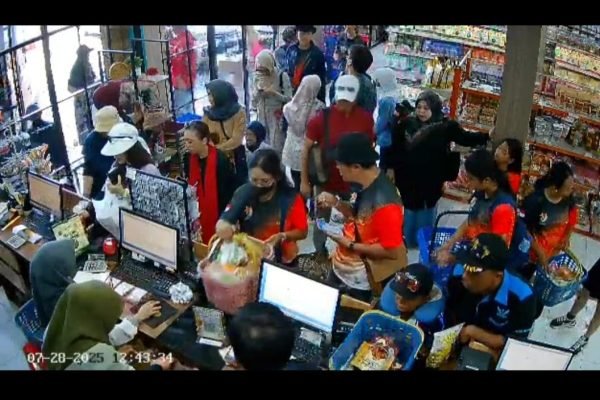 Kondisi toko oleh oleh Lestari yang terletak di Jl. Adi Sucipto Tinggar, Ampenan, Mataram. (Foto ist)