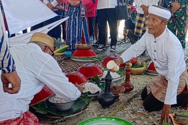 Ritual sebelum melaksanakan tradisi mandi safar. (Foto. kicknews.today/Ist)