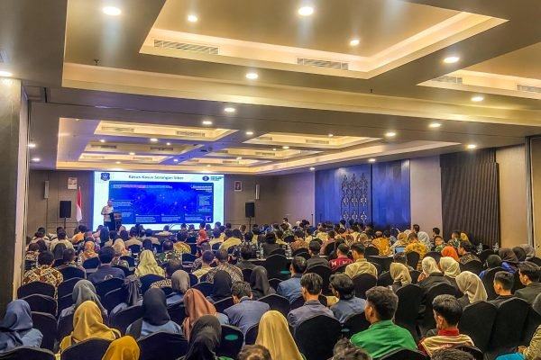 kegiatan bimbingan teknis (bimtek) literasi keamanan siber di Mataram, Kamis (11/9/25) (foto kicknews.today/adpim)