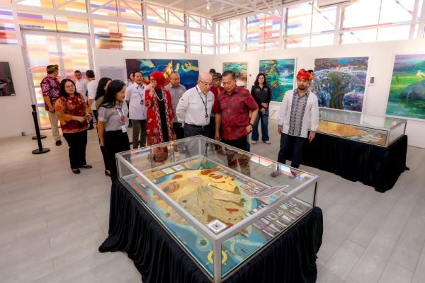 Gubernur NTB Lalu Muhamad Iqbal bersama CEO Dorna Sport Carmelo Ezpeleta, meresmikan Museum Civilization Mandalika yang berlokasi di kawasan Sirkuit Mandalika. (foto kicknews.today/biroadpim)