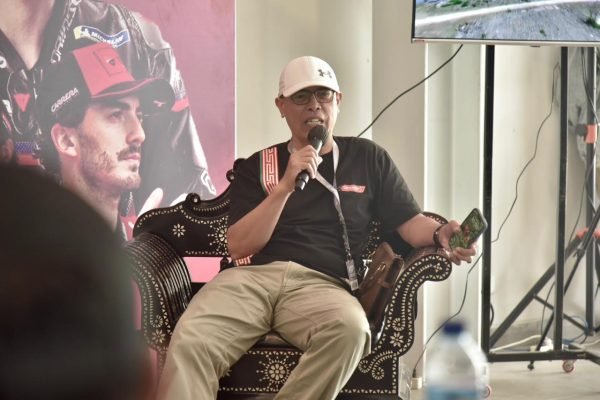 Kepala Dinas Komunikasi Informatika dan Statistik, Yusron Hadi (foto biroadpim)