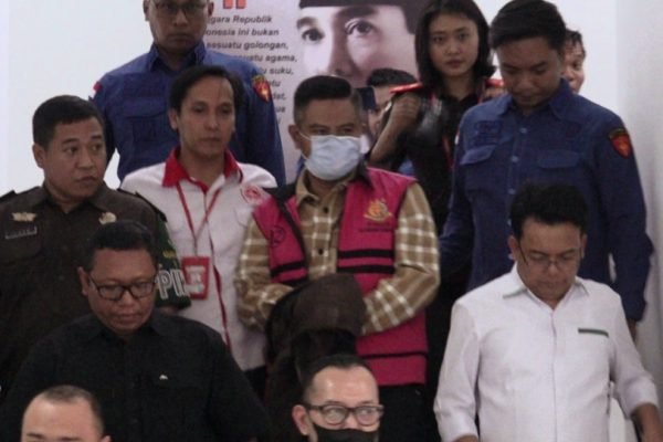 IJU, Tersangka "Dana Siluman" usai menjalani pemeriksaan di ruang Pidsus Kejati NTB. (Foto. kicknews.today/Ist)