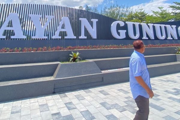 Tampak depan alun alun kota Tanjung, Lombok Utara. (Foto. kicknews.today/Ist)