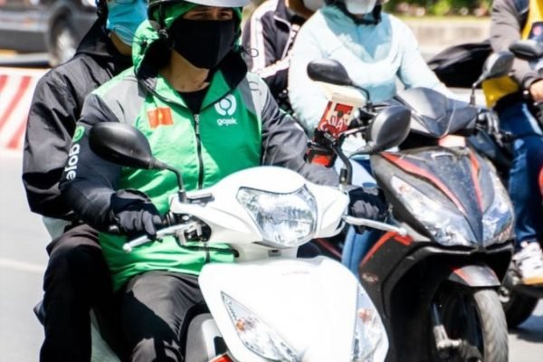 Ilustrasi ojek online. (foto kicknews.today/ist)