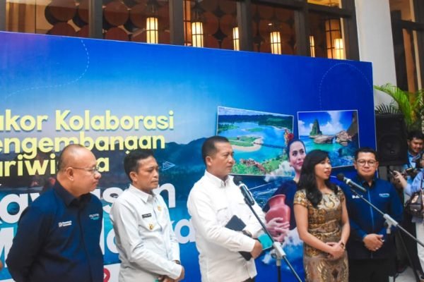 Gubernur NTB Dr H Lalu Muhamad Iqbal (foto kicknews.today/adpim)