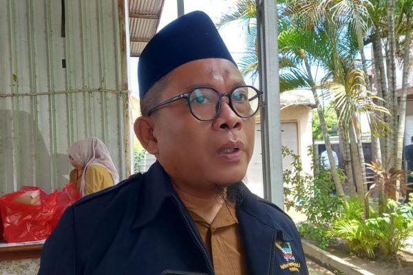 Kepala Dikbudpora KLU, M.Najib. (Foto. kicknews.today/Anggi)