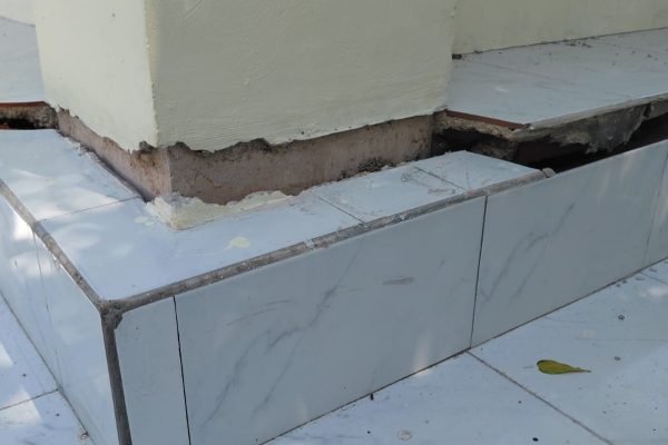 Tampak retakan pada gapura Islamic Center Majid Agung Baiturahman Tanjung. (Foto. kicknews.today/Ist)