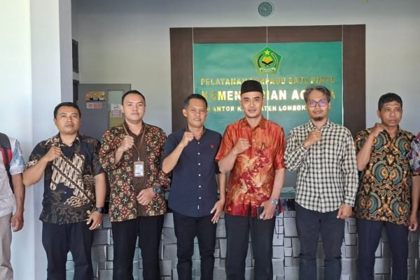 Bawaslu KLU saat melakukan kunjungan ke Kantor Kemenag KLU. (Foto. kicknewa.today/Ist)