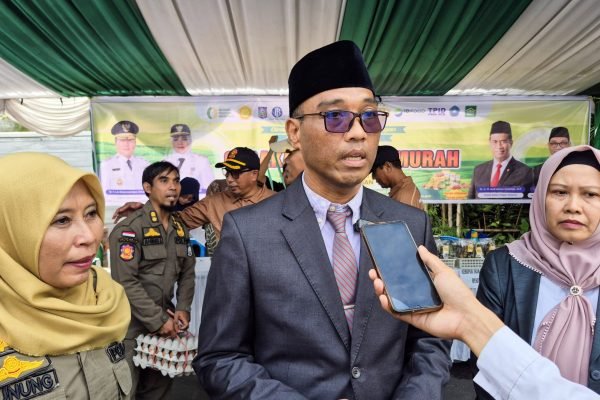 Kepala Dinas Pertanian dan Ketahanan Pangan NTB, Lalu Mirza Amir Hamzah, B.SP., M.M., dan Kasat Pol PP NTB, Dra. Nunung Triningsih, M.M. (foto kicknews.today/ist)