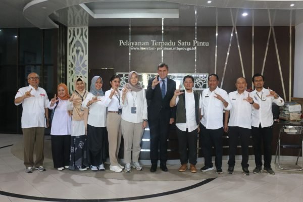 Pertemuan investor Bulgaria di kantor DPM PTSP Pemprov NTB (foto kicknews.today/adpim)