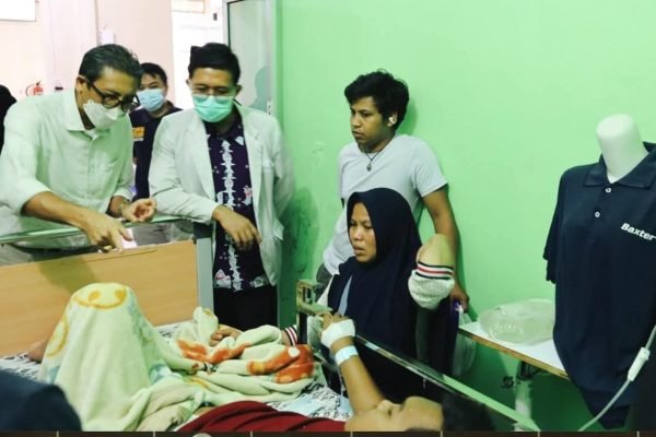 Tim Pendamping PKH bersama Petugas BPS saat melakukan verivikasi lapangan terhadap peserta BPJS yang dinonaktifkan. (Foto. kicknews.today/Ist)