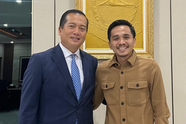 Sabolah bersama Gubernur NTB. (Foto. kicknews.today/Ist)