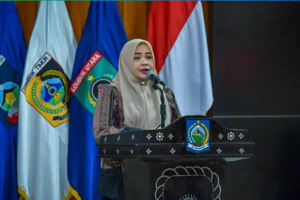 Wakil Gubernur NTB Hj. Indah Damayanti Putri (poto kicknews.today/biroadpim) )