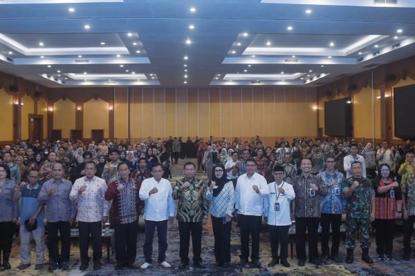 Rapat Koordinasi dalam rangka Memperkuat Sinergi Ekonomi Kerakyatan (poto kicknews.today/adpim)