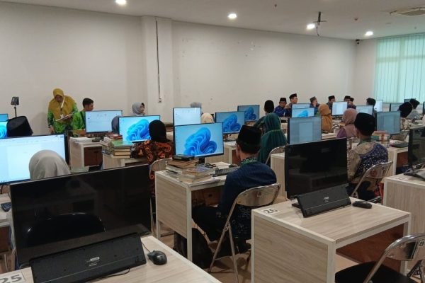 Suasana Memasuki hari ketiga pelaksanaan MTQ XXXI Tingkat NTB tahun 2026 berlangsung aman, tertib, dan penuh kekhidmatan. (poto kicknews.today/adpim)