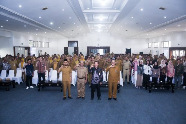 Focus Group Discussion Uji Coba Pedoman dan Kertas Kerja Manajemen Layanan Digital Pemerintah Batch 2, yang diposisikan sebagai wadah uji coba kebijakan (sandbox) skala terbatas di Graha Bhakti Praja, Kantor Gubernur NTB (poto kicknews.today/adpim)
