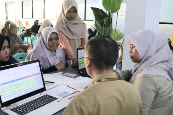 Balai Besar POM di Mataram bersinergi dengan Kemendukbangga/BKKBN Provinsi Nusa Tenggara Barat dan Rumah Sakit Islam Siti Hajar Mataram melaksanakan kegiatan Pelayanan Sejuta Vaksin Human Papillomavirus (HPV). (Foto. kicknews.today/Ist)