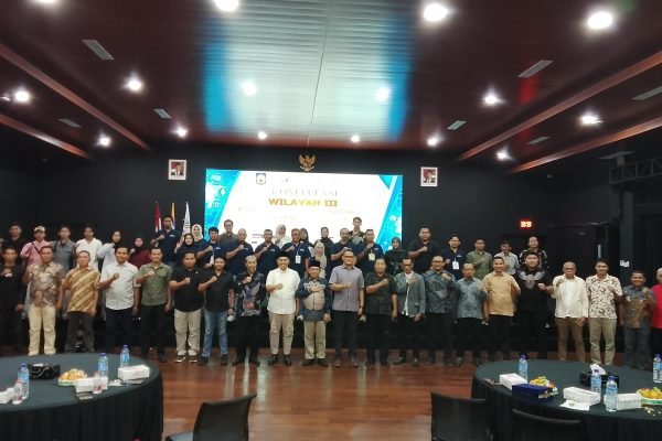Konferensi Wilayah III AMSI NTB dirangkaikan dengan FGD di Aula Lantai VI Bank NTB Syariah. (foto kicknews.today/adpim)