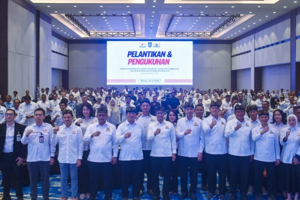 Pelantikan dan Pengukuhan Dewan Kehormatan, Dewan Penasihat, Dewan Pertimbangan, dan Dewan Pengurus Kadin Provinsi NTB Masa Bakti 2025–2030 di Prime Plaza Hotel, Mataram, Rabu 29/7 (foto kicknews.today/adpim)