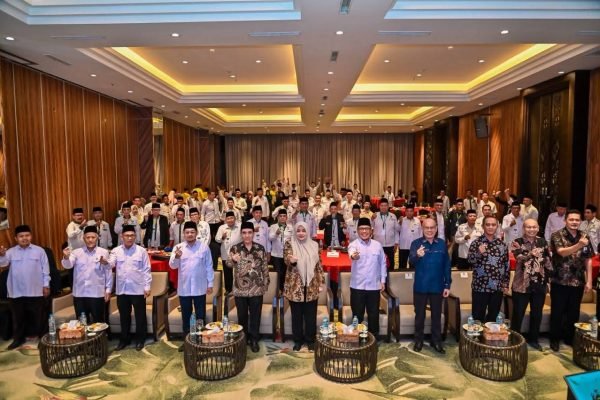 Peluncuran Program Mustahik Berdaya NTB oleh Wakil Gubernur NTB, Hj. Indah Dhamayanti Putri, saat membuka Rakernis Pemberdayaan Rumah Layak Huni dan Zakat Kelompok Usaha Produktif yang diselenggarakan BAZNAS Provinsi NTB di Hotel Lombok Astoria, Rabu malam 29/7 (foto kicknews.today/adpim)