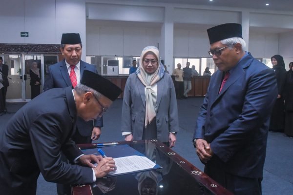 Pemerin118 Pejabat Fungsional di lingkungan Pemerintah Provinsi NTB dilantik, Jumat (31/7/2027). (foto kicknews.today/adpim)