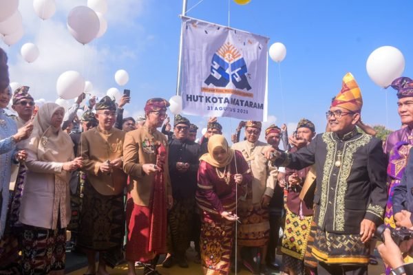 Momen perayaan HUT Kota Mataram ke 33, Senin (31/8/2026) di Lapangan Sangkareang. (foto kicknews.today/adpim)