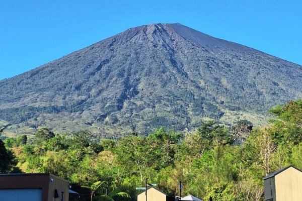 Tampak Gunung Rinjani. (Foto. kicknews.today/Anggi)