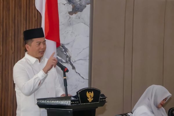 Gubernur Nusa Tenggara Barat (NTB) H Lalu Muhamad Iqbal (foto kicknews.today/adpim)