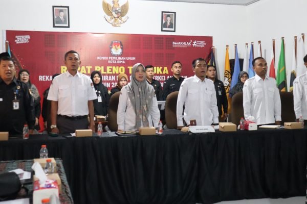 Rapat pleno PPDB triwulan III di kantor KPU Kota Bima.