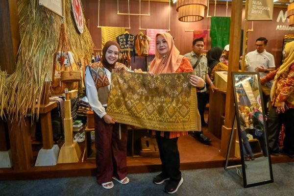 Gubernur Nusa Tenggara Barat (NTB), Hj. Indah Dhamayanti Putri saat menghadiri penutupan KRIYANUSA 2026 di Jakarta International Convention Center (JICC), Senayan, Jakarta, Selasa 30/9 (foto kicknews.today/adpim)